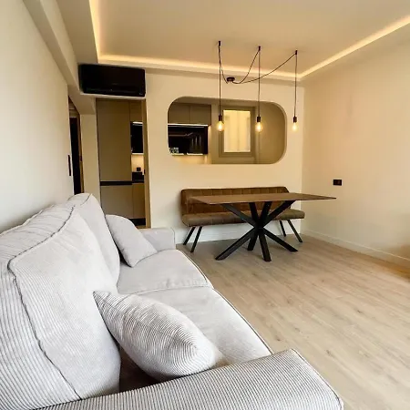 La Palme D'or - Piscine, Pétanque Et Port